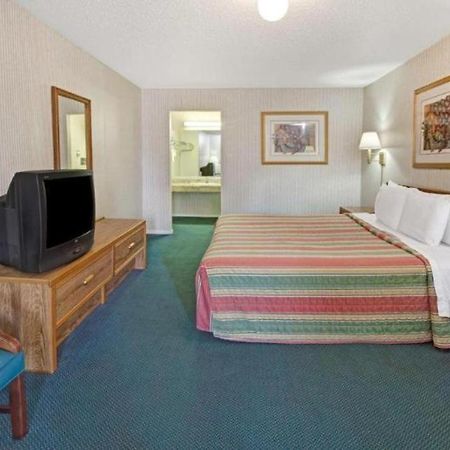 Knights Inn South Houston Tx Экстерьер фото