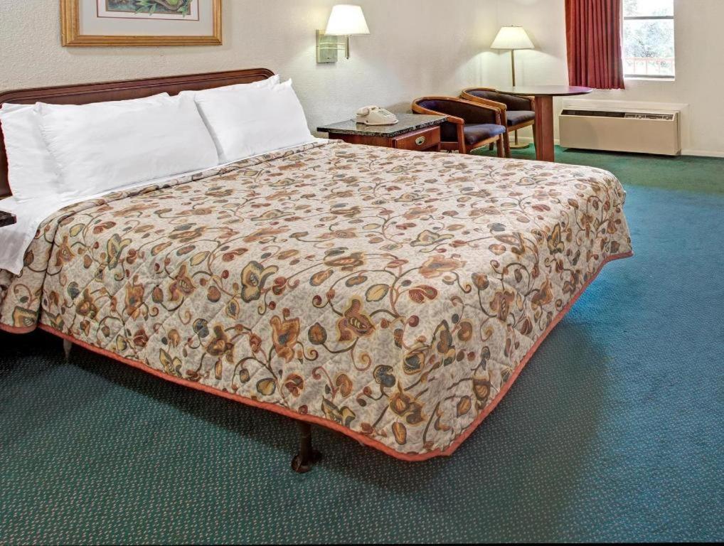 Knights Inn South Houston Tx Экстерьер фото