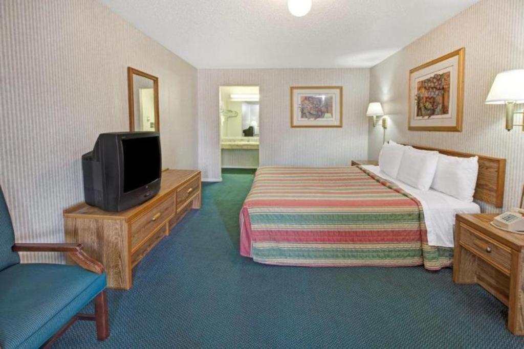 Knights Inn South Houston Tx Экстерьер фото