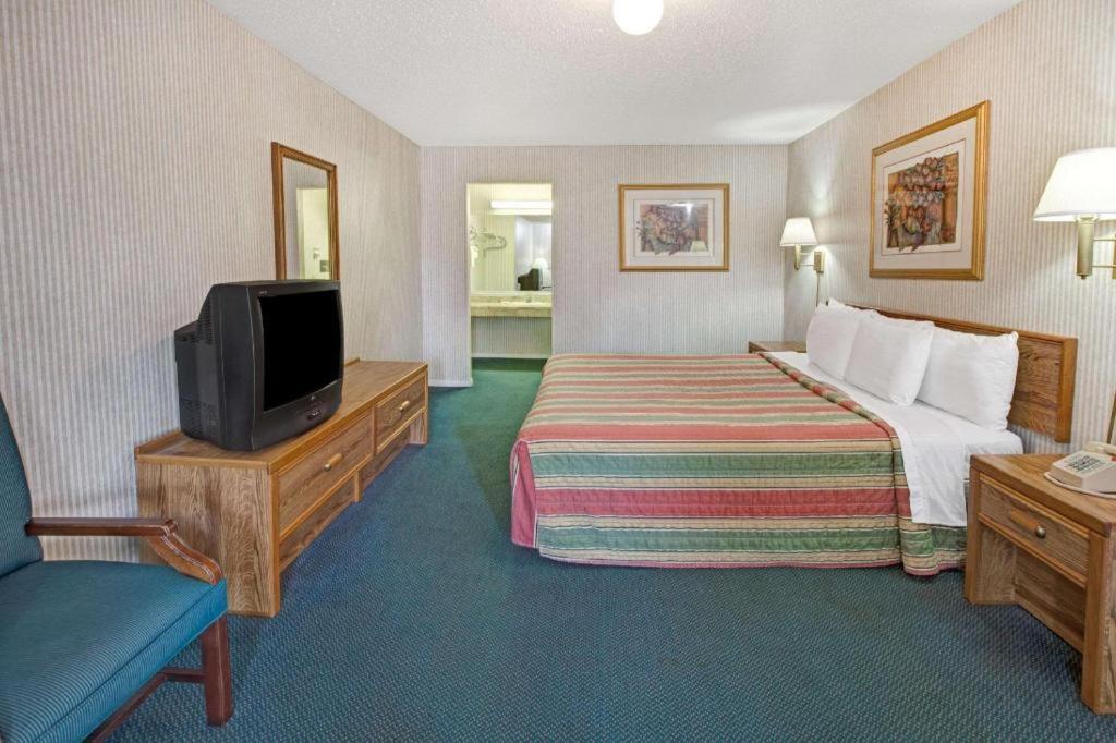 Knights Inn South Houston Tx Экстерьер фото